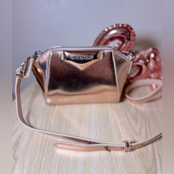 Givenchy💎Polyurethane Nano Antigona Crossbody✨Light Patent Leather Rose Gold✨ - Picture 5 of 13